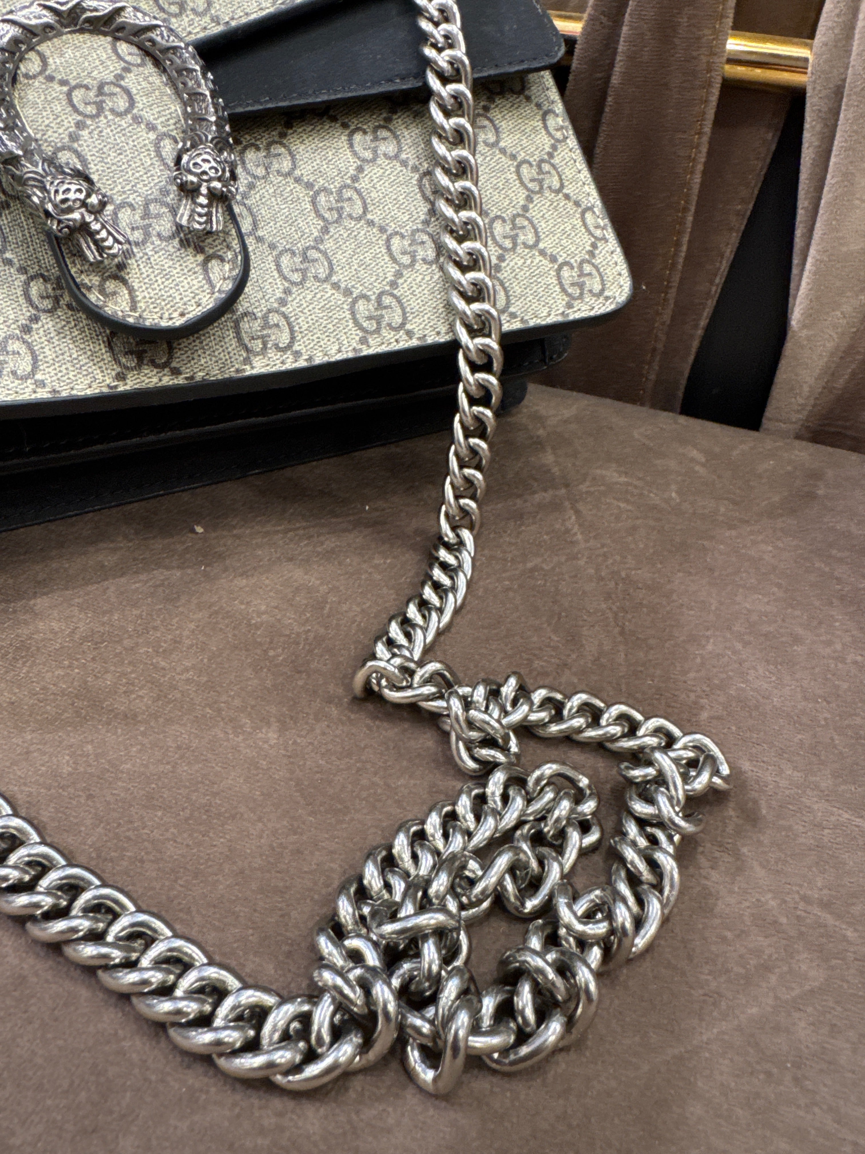 Gucci Pre-Owned
Dionysus Bag