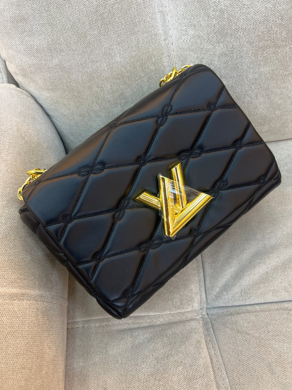 louis vuitton LV reasonable