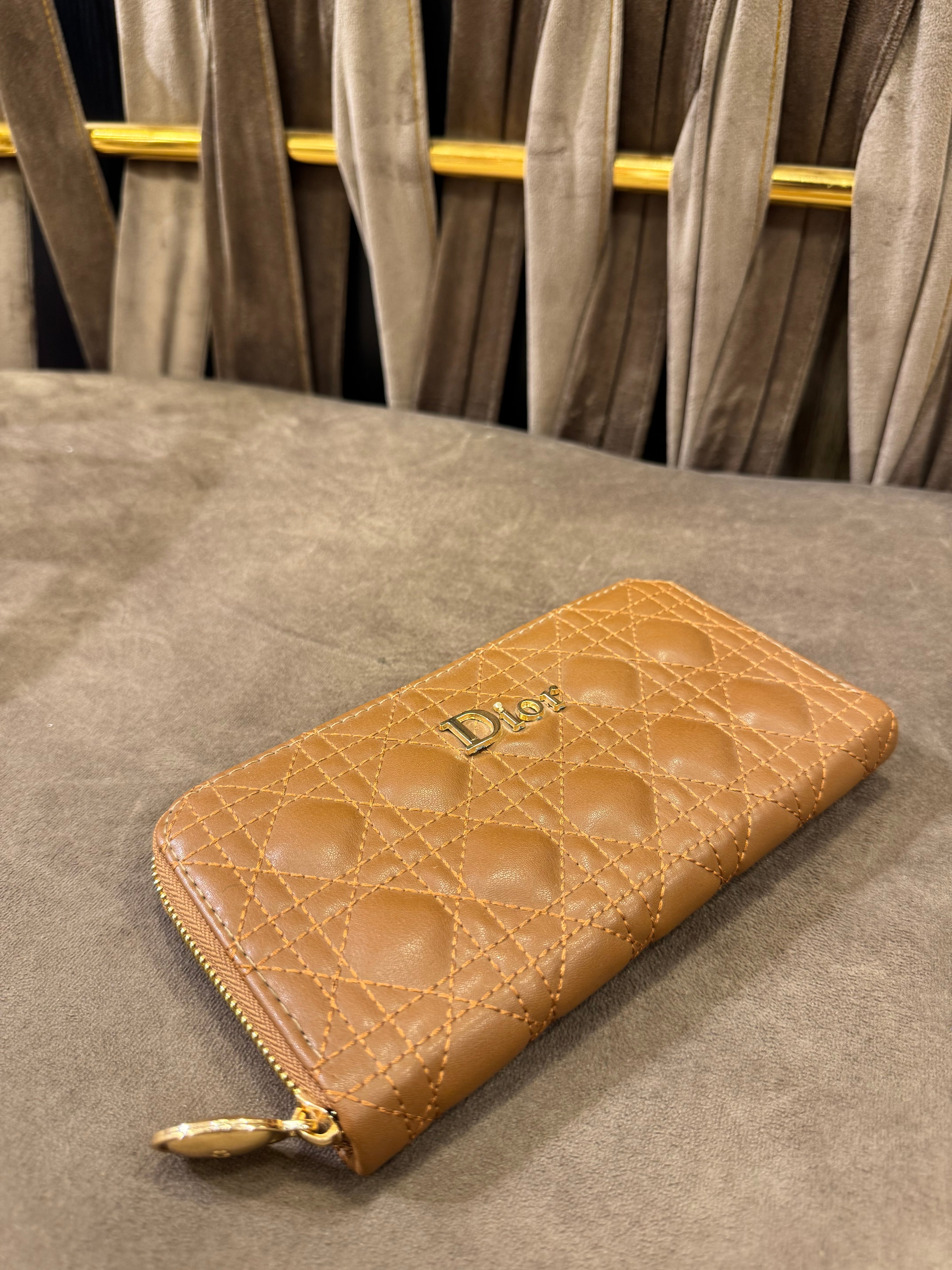DIOR