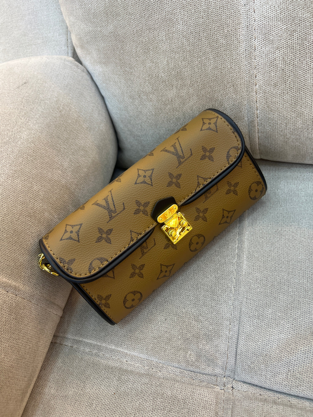 LV Pochette Camille