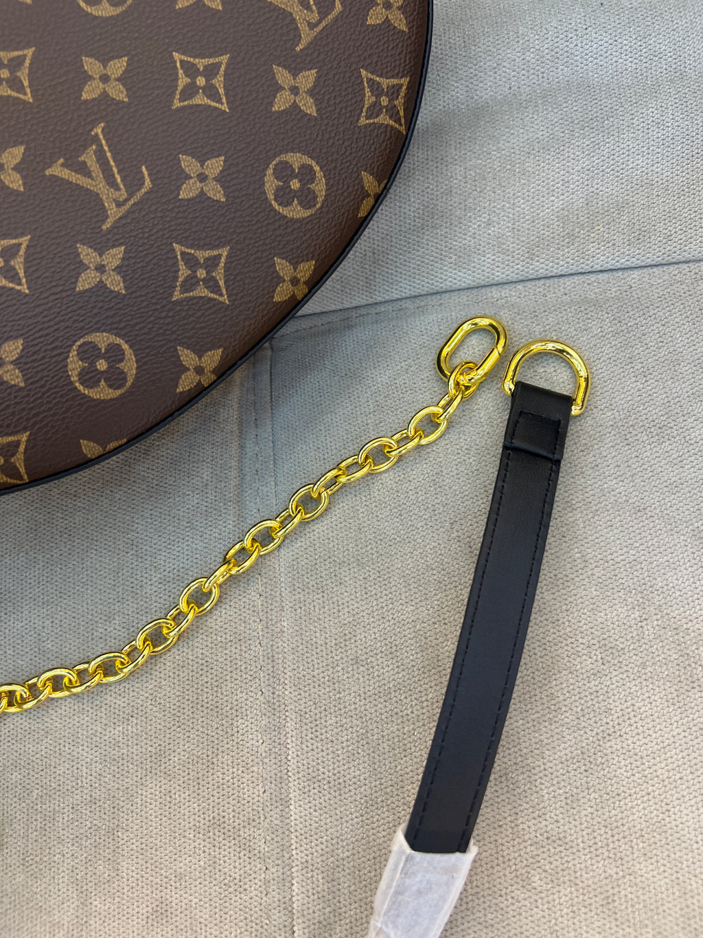 Louis Vuitton Lv monogram Cookie