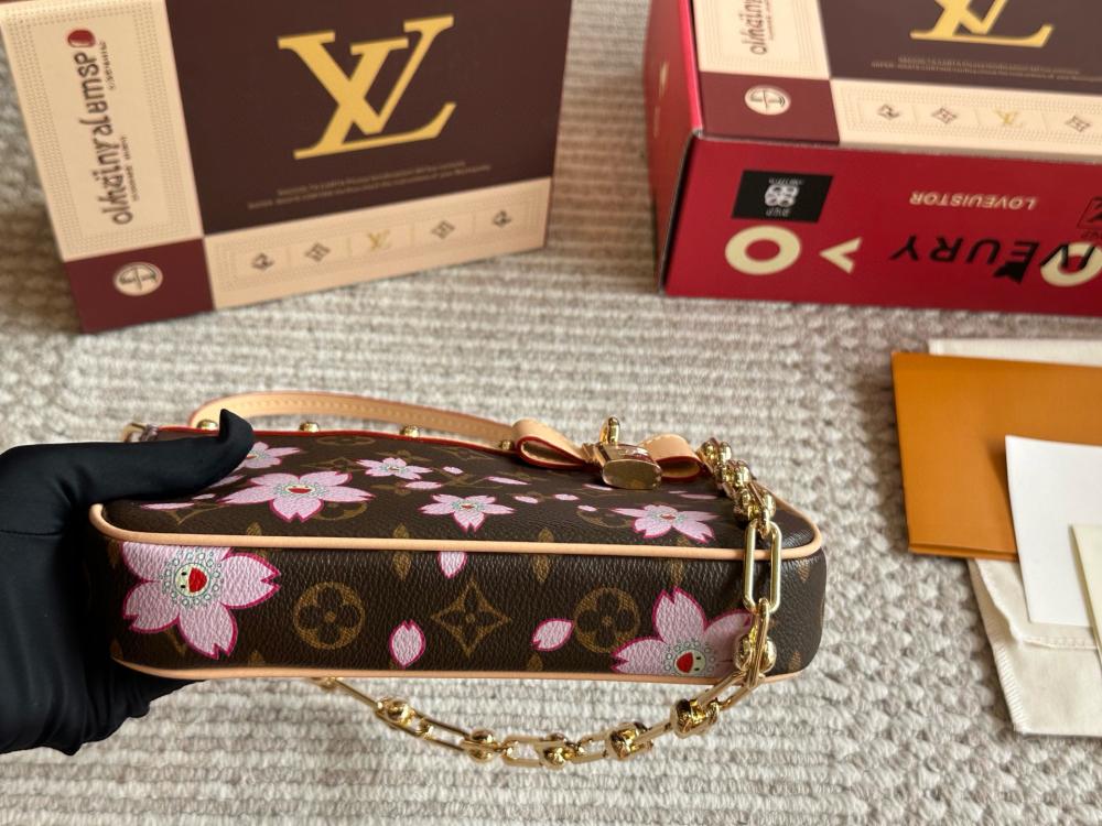 Louis Vuitton LV x Takashi Murakami Cherry Blossom Pochette M13666