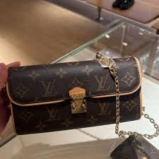 LV Pochette Camille