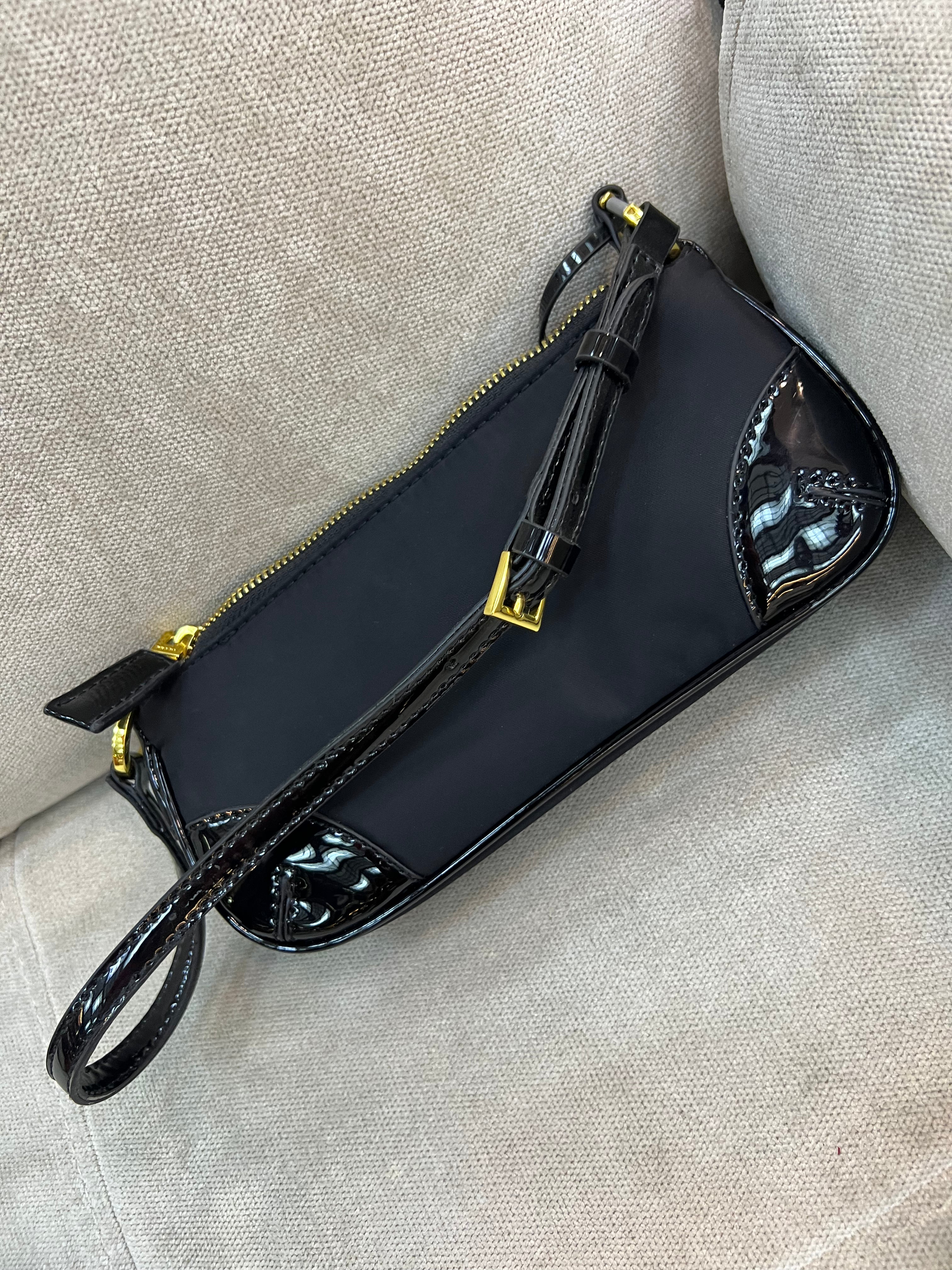 Prada Re-Edition 2002 shoulder bag