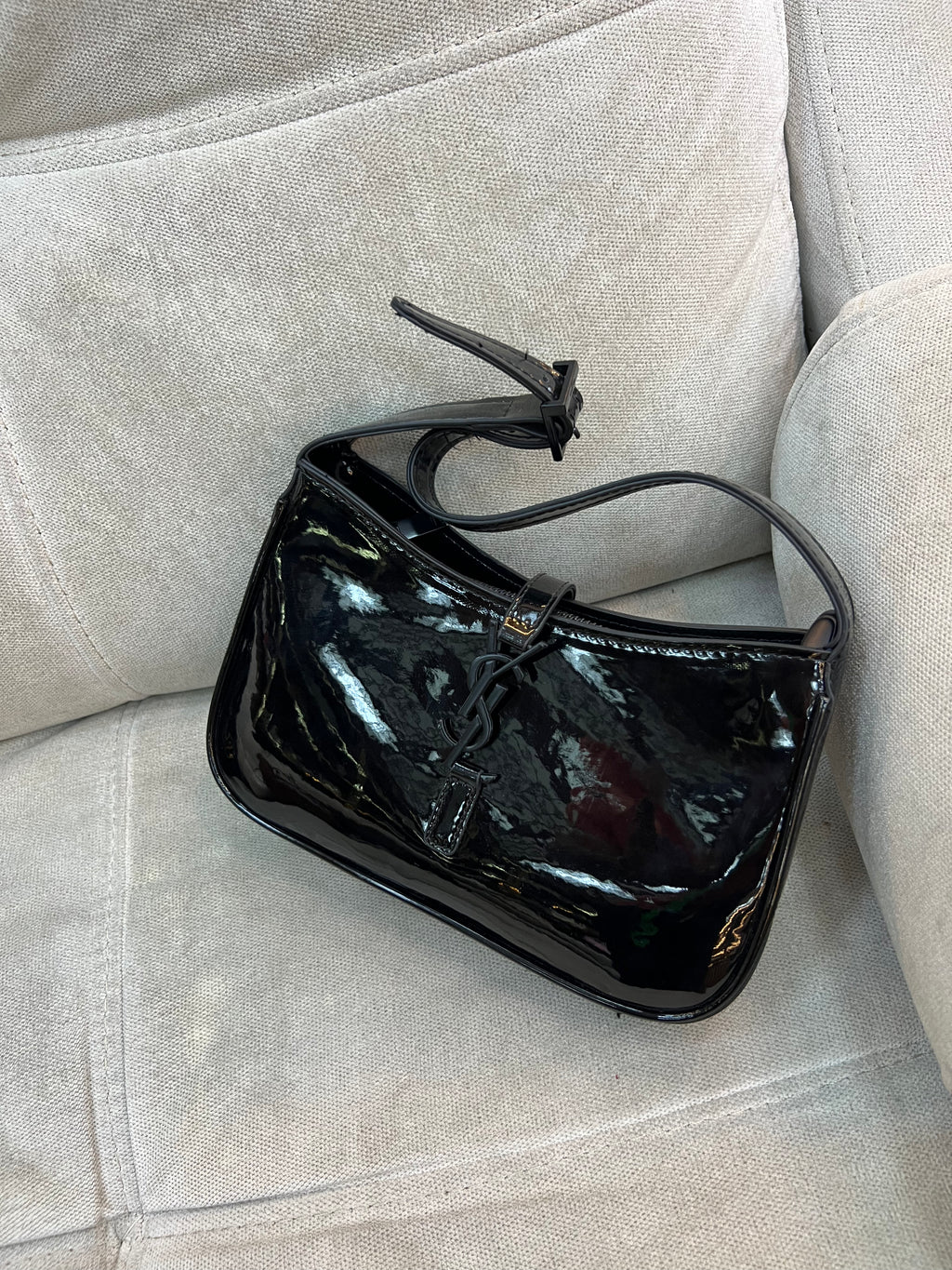 YSL Le 5 a 7 hobo bag