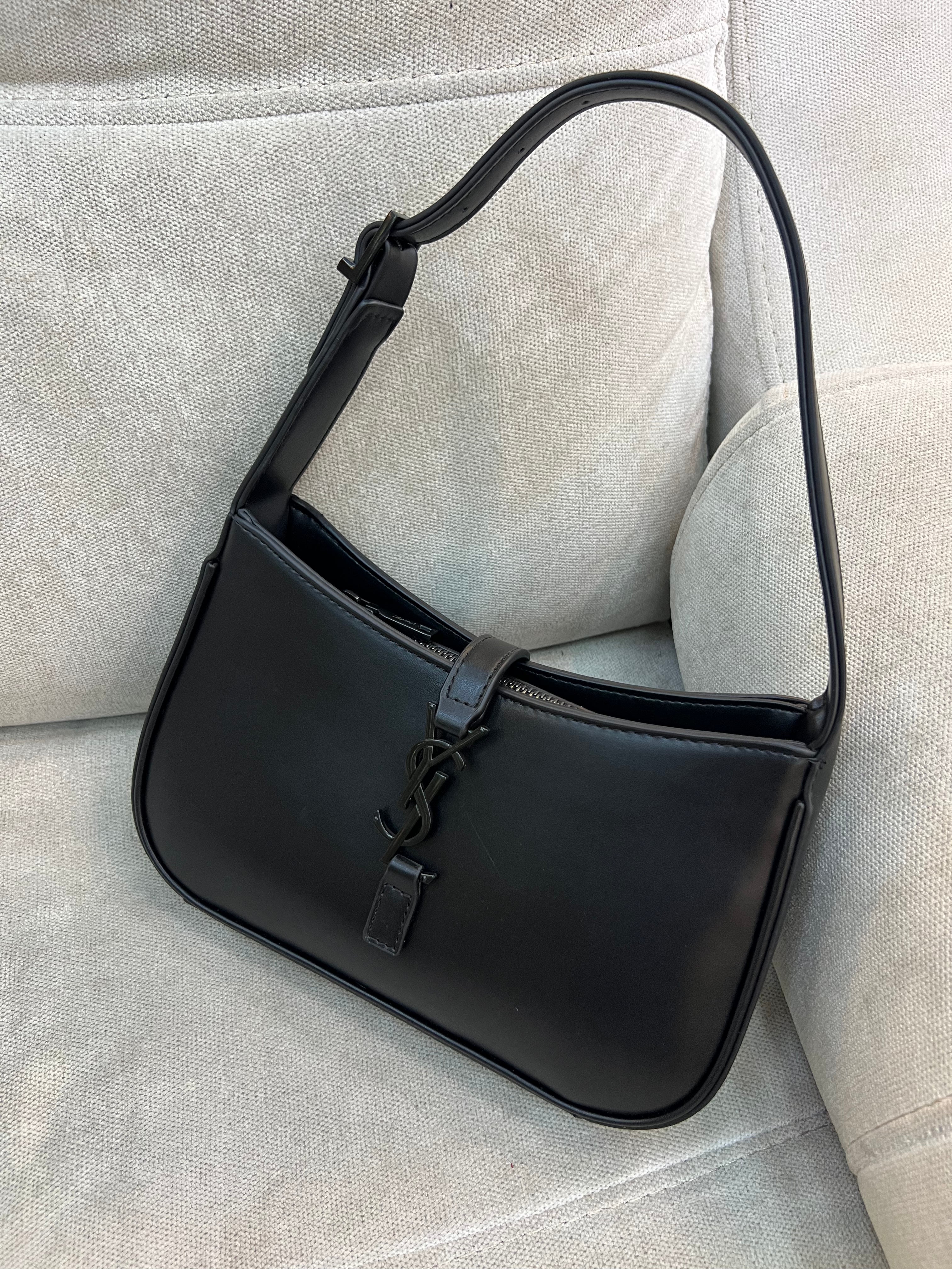 YSL Le 5 a 7 hobo bag