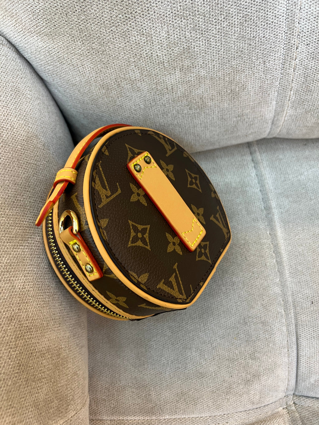 louis vuitton LV Mini Boite Chapeau